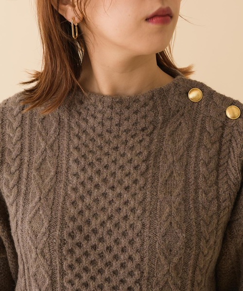 margaux(マルゴー)の「【KATHARINE ROSS】〇margaux/マルゴー 肩ボタンデザインケーブル編みニット(ニット/セーター・レディース・レッド/アイボリー/ライトブラウン・MEDIUM)」の7枚目の写真