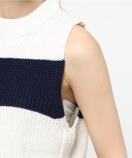 Ray BEAMS(レイビームス)の「Ray BEAMS / サイドスリット ボトルネック(ニット/セーター・レディース・オフホワイト/ネイビー/その他1・ONE SIZE)」の6枚目の写真