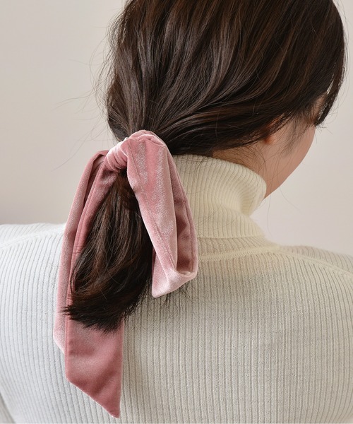 Monocoro toppi(モノコロトッピ)の「ベロアリボンヘアゴム(ヘアゴム・レディース・ブラック/ベージュ/ブラウン/カーキ/イエロー/チャコールグレー/ピンク/ブルー系その他3/アイボリー・フリー)」の9枚目の写真
