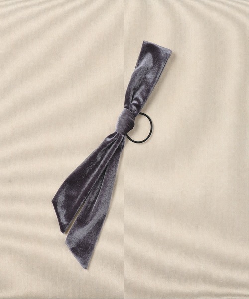 Monocoro toppi(モノコロトッピ)の「ベロアリボンヘアゴム(ヘアゴム・レディース・ブラック/ベージュ/ブラウン/カーキ/イエロー/チャコールグレー/ピンク/ブルー系その他3/アイボリー・フリー)」の13枚目の写真