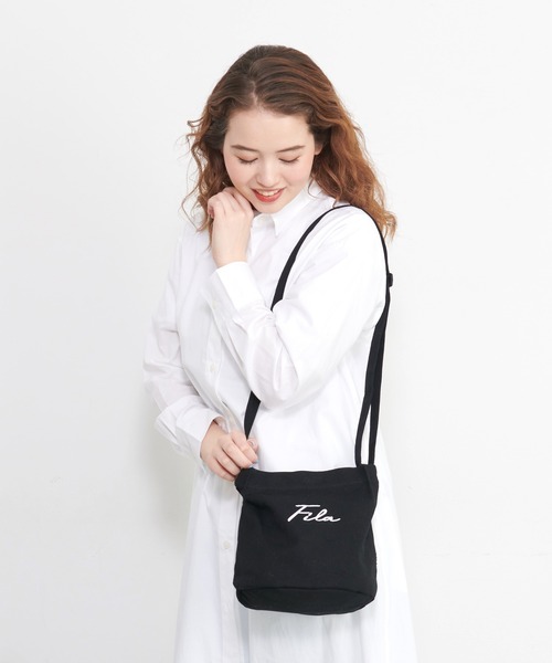 FILA(フィラ)の「FILA フィラ 筆記体 ブランド ロゴ 刺繍 キャンバス ミニ ショルダーバッグ(ショルダーバッグ・レディース・ブラック/ベージュ/オフホワイト/オリーブ・FREE)」の3枚目の写真