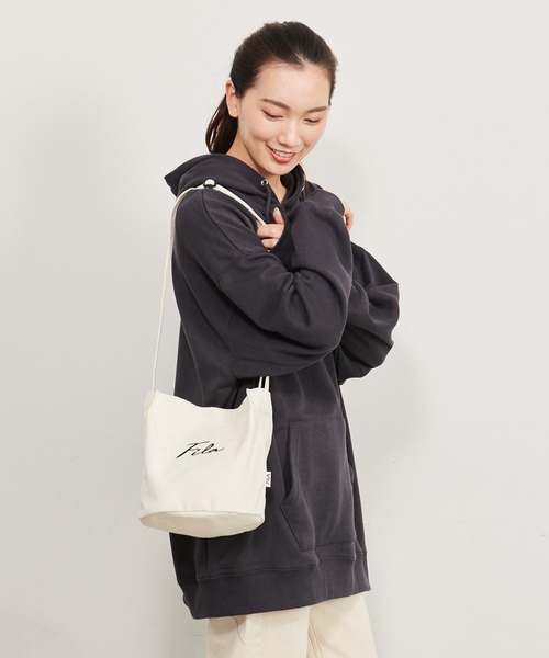 FILA(フィラ)の「FILA フィラ 筆記体 ブランド ロゴ 刺繍 キャンバス ミニ ショルダーバッグ(ショルダーバッグ・レディース・ブラック/ベージュ/オフホワイト/オリーブ・FREE)」の18枚目の写真