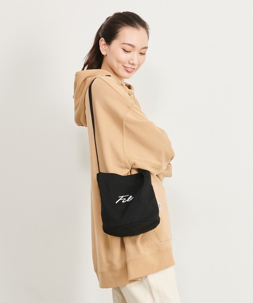 FILA(フィラ)の「FILA フィラ 筆記体 ブランド ロゴ 刺繍 キャンバス ミニ ショルダーバッグ(ショルダーバッグ・レディース・ブラック/ベージュ/オフホワイト/オリーブ・FREE)」の15枚目の写真