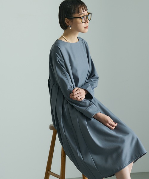 PUAL CE CIN（ピュアルセシン）の「後ろプリーツワンピース（ワンピース・レディース・グレー/ネイビー・FREE）」の3枚目の写真