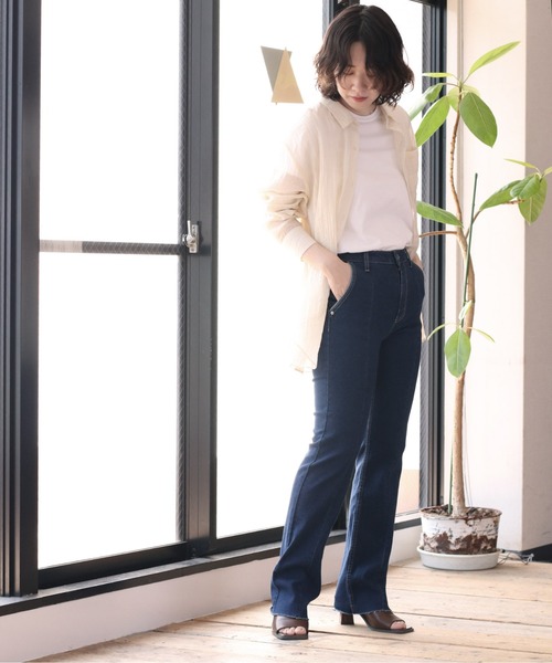 cepo（セポ）の「ビューティーフレアーデニムパンツ（デニムパンツ・レディース・ブルー系2/ブルー系3/ブラック/ネイビー・S/M/L）」の3枚目の写真