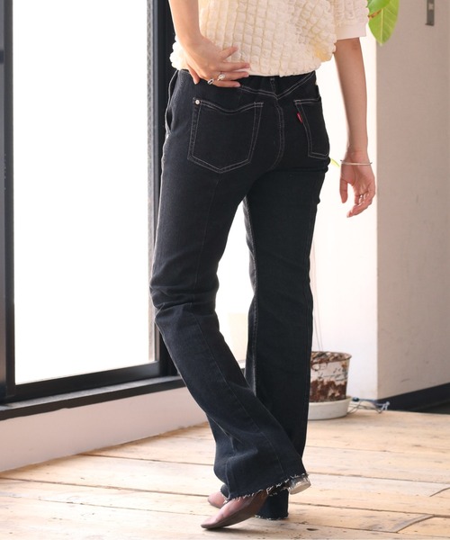 cepo（セポ）の「ビューティーフレアーデニムパンツ（デニムパンツ・レディース・ブルー系2/ブルー系3/ブラック/ネイビー・S/M/L）」の2枚目の写真