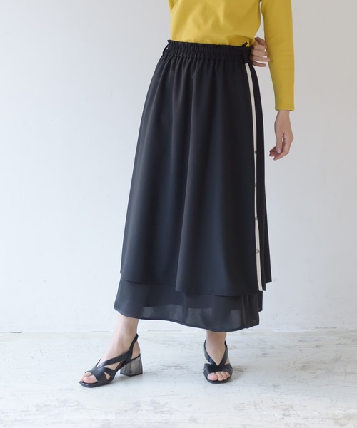 La SRIC（ラスリック）の「La SRIC / サイドボタンレイヤードSK（スカート・レディース・ブラック/カーキ/ライトブルー・38）」の2枚目の写真