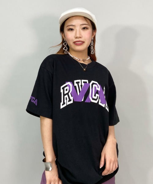 RVCA（ルーカ）の「【ZOZOタウン限定アイテム】RVCA/ルーカ  ビッグシルエット  カレッジ風ビッグロゴTシャツ  BC043-P02（Tシャツ/カットソー・レディース・ホワイト/ブラック/ネイビー/グリーン・M/L）」の2枚目の写真