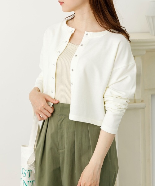 SLURR(スラ―)の「リングドットボタンショート丈プルオーバー(カーディガン/ボレロ・レディース・ベージュ/チャコールグレー/アイボリー・FREE)」の2枚目の写真