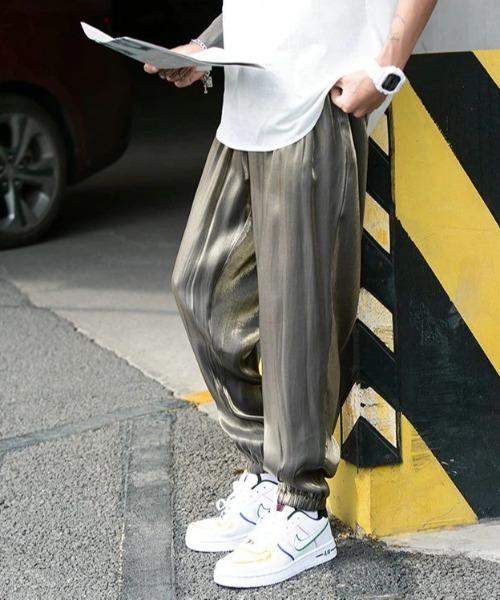 WARAIJOGO(ワライジョウゴ)の「【WARAIJOGO】光沢ルーズハーレムパンツ(NEZ)(その他パンツ・レディース・パープル/レッド/ブルー/ブラック×ゴールド・LARGE/X-LARGE)」の5枚目の写真