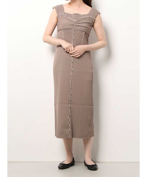 MERCURYDUO（マーキュリーデュオ）の「レイヤード風メロウニットワンピース（ワンピース・レディース・ブラック/ベージュ・FREE）」の2枚目の写真