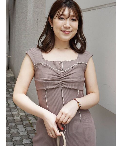 MERCURYDUO（マーキュリーデュオ）の「レイヤード風メロウニットワンピース（ワンピース・レディース・ブラック/ベージュ・FREE）」の5枚目の写真