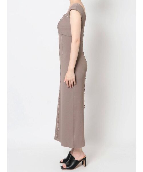 MERCURYDUO（マーキュリーデュオ）の「レイヤード風メロウニットワンピース（ワンピース・レディース・ブラック/ベージュ・FREE）」の8枚目の写真