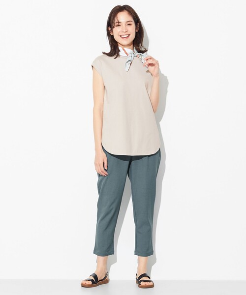 ANY(エニィ)の「【抗菌・防臭】プレミアムベーシックノースリーブ Tシャツ(Tシャツ/カットソー・レディース・ブラック系/カーキ系/アイボリー系/ベージュ系/レッド系/グリーン系/ライトイエロー系/ダークブラウン系・2/3)」の10枚目の写真