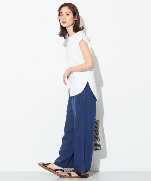 ANY(エニィ)の「【抗菌・防臭】プレミアムベーシックノースリーブ Tシャツ(Tシャツ/カットソー・レディース・ブラック系/カーキ系/アイボリー系/ベージュ系/レッド系/グリーン系/ライトイエロー系/ダークブラウン系・2/3)」の15枚目の写真