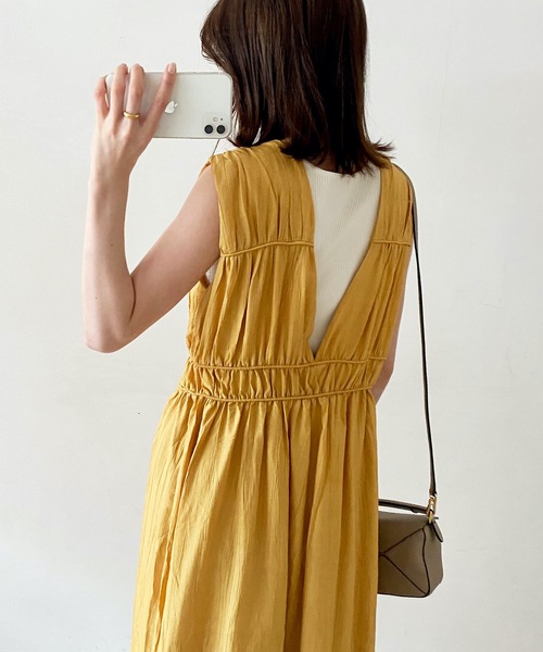 STYLEDOOR(スタイルドア)の「ギャザーロングワンピース(ワンピース・レディース・ブラック/イエロー/オレンジ・FREE)」の16枚目の写真