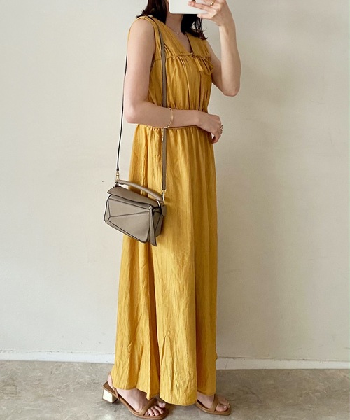 STYLEDOOR(スタイルドア)の「ギャザーロングワンピース(ワンピース・レディース・ブラック/イエロー/オレンジ・FREE)」の15枚目の写真