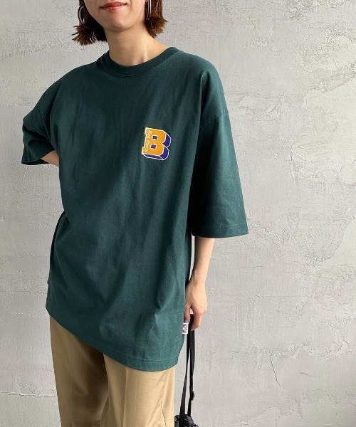 BEN DAVIS（ベンデイビス）の「[BEN DAVIS/ベンデイビス] トラベルパッチ バックワッペンTシャツ（Tシャツ/カットソー・レディース・ホワイト/ブラック/グリーン・M/L/XL）」の4枚目の写真