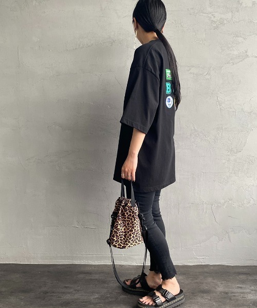 BEN DAVIS（ベンデイビス）の「[BEN DAVIS/ベンデイビス] トラベルパッチ バックワッペンTシャツ（Tシャツ/カットソー・レディース・ホワイト/ブラック/グリーン・M/L/XL）」の10枚目の写真