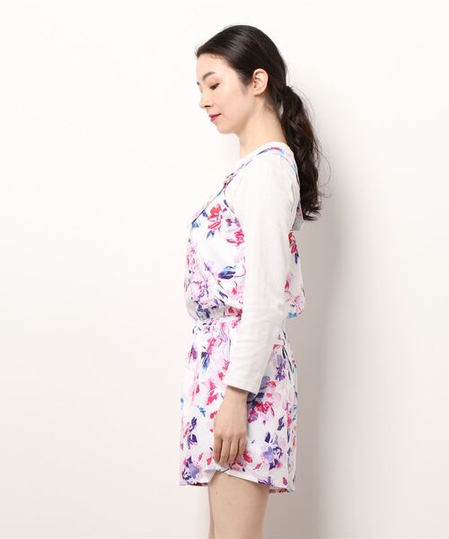rienda suelta(リエンダスエルタ)の「/rienda suelta/BRILLIANT FLOWERロンパース レディス ゴルフウエア(つなぎ/オールインワン・レディース・ホワイト・SMALL)」の2枚目の写真