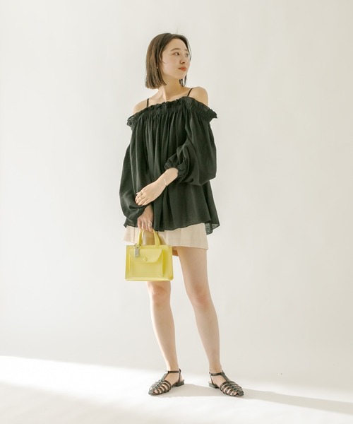 mystic(ミスティック)の「オフショルフリルブラウス(シャツ/ブラウス・レディース・ブラック/オフホワイト/ブルー・FREE)」の13枚目の写真