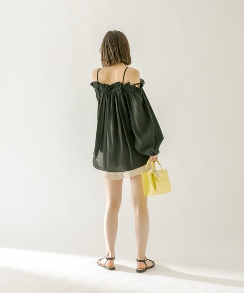 mystic(ミスティック)の「オフショルフリルブラウス(シャツ/ブラウス・レディース・ブラック/オフホワイト/ブルー・FREE)」の14枚目の写真