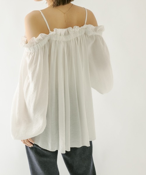 mystic(ミスティック)の「オフショルフリルブラウス(シャツ/ブラウス・レディース・ブラック/オフホワイト/ブルー・FREE)」の9枚目の写真