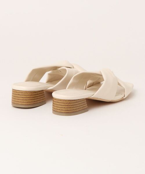 earth music&ecology（アースミュージックアンドエコロジー）の「ツイストミュールサンダル【earth　music＆ecology】（サンダル・レディース・アイボリー/ブラック/マスタード/グリーン・LARGE/MEDIUM/X-LARGE/SMALL）」の16枚目の写真