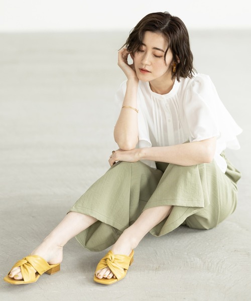 earth music&ecology（アースミュージックアンドエコロジー）の「ツイストミュールサンダル【earth　music＆ecology】（サンダル・レディース・アイボリー/ブラック/マスタード/グリーン・LARGE/MEDIUM/X-LARGE/SMALL）」の13枚目の写真