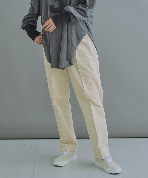 kha:ki(カーキ)の「「KHA:KI / カーキ」1-TUCK CORD TROUSERS(その他パンツ・レディース・ベージュ/ブルー/アイボリー・1/2)」の2枚目の写真