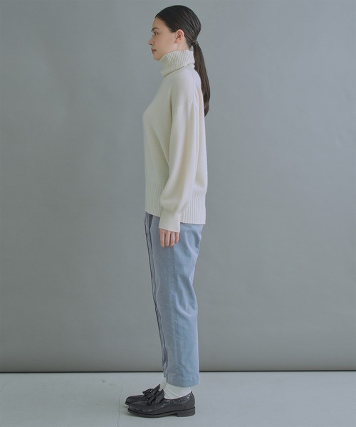 kha:ki(カーキ)の「「KHA:KI / カーキ」1-TUCK CORD TROUSERS(その他パンツ・レディース・ベージュ/ブルー/アイボリー・1/2)」の12枚目の写真
