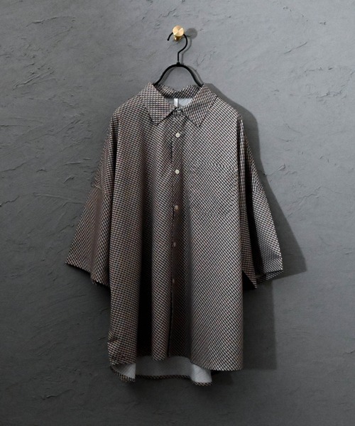 Ritzy（リッツィー）の「ポリ総柄プリント ドロップショルダーSSシャツ（シャツ/ブラウス・メンズ・ホワイト/ブラック/ベージュ/ブラウン/サックスブルー/イエロー/グリーン/ブラック系その他/ベージュ系その他/ブルー系その他・LARGE/MEDIUM/X-LARGE）」の5枚目の写真