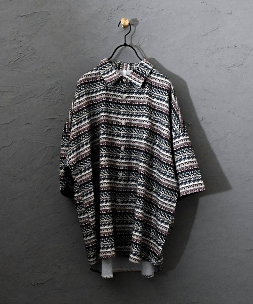 Ritzy（リッツィー）の「ポリ総柄プリント ドロップショルダーSSシャツ（シャツ/ブラウス・メンズ・ホワイト/ブラック/ベージュ/ブラウン/サックスブルー/イエロー/グリーン/ブラック系その他/ベージュ系その他/ブルー系その他・LARGE/MEDIUM/X-LARGE）」の6枚目の写真