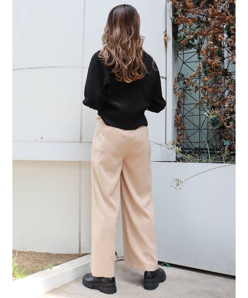 MURUA(ムルーア)の「ハイウエストタックワイドパンツ(スラックス・レディース・ブラック/ベージュ/ブラウン/ブルー/グリーン・1/2)」の15枚目の写真