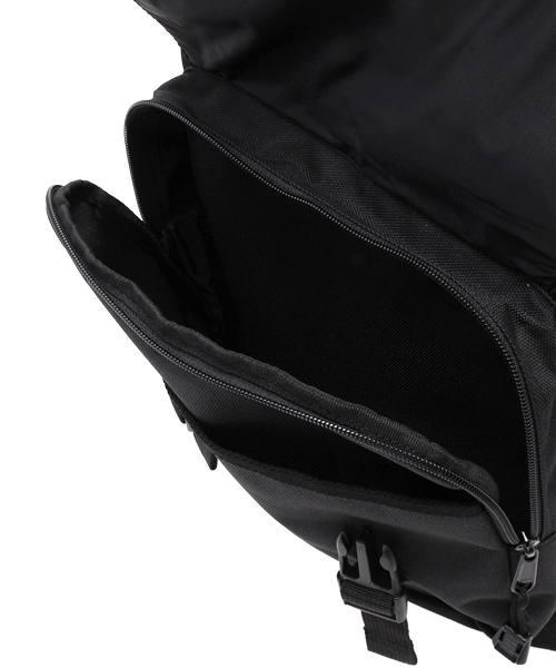 YAKPAK（ヤックパック）の「WEGO/YAK PAKフラップリュック（バックパック/リュック・メンズ・ブラック/カーキ/ネイビー・FREE）」の8枚目の写真