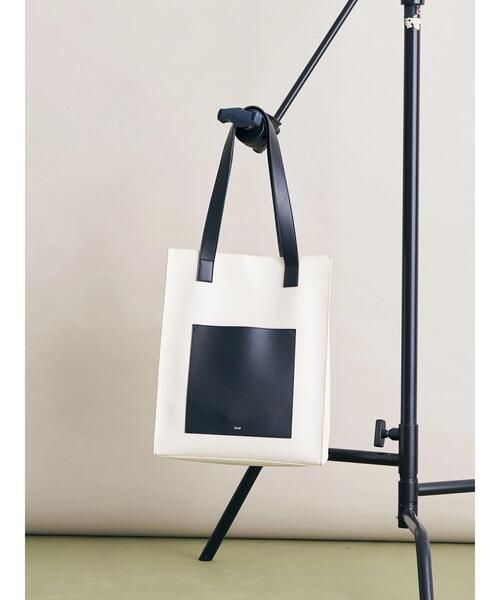 koe（コエ）の「フロントポケットスクエアトート*（トートバッグ・レディース・チャコールグレー/ブラック/グリーン/アイボリー/グレイッシュベージュ・FREE）」の6枚目の写真