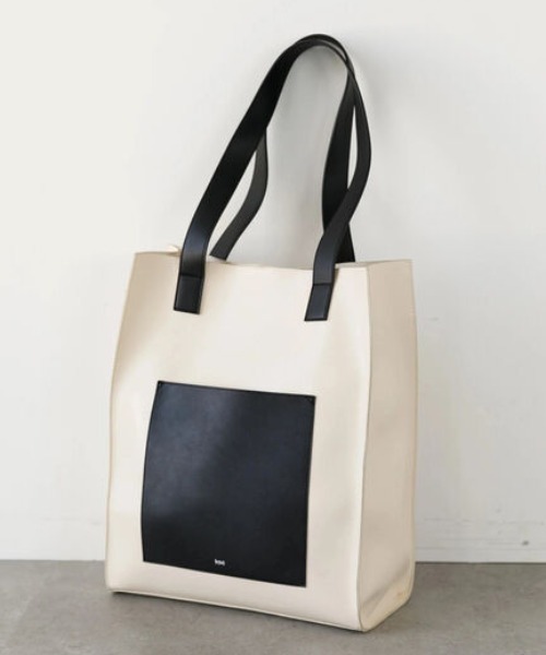 koe（コエ）の「フロントポケットスクエアトート*（トートバッグ・レディース・チャコールグレー/ブラック/グリーン/アイボリー/グレイッシュベージュ・FREE）」の22枚目の写真