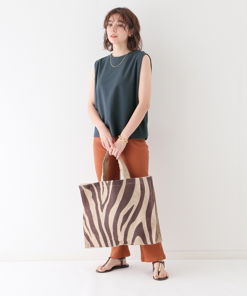 JOURNAL STANDARD relume(ジャーナルスタンダード レリューム)の「2WAYナシジノースリーブ(Tシャツ/カットソー・レディース・グリーン/ブラック・FREE)」の12枚目の写真
