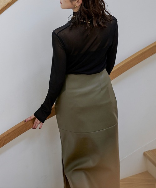 UR'S（ユアーズ）の「ｻｲﾄﾞｽﾘｯﾄﾌｧｽﾅｰﾚｻﾞｰｽｶｰﾄ（スカート）」 - WEAR