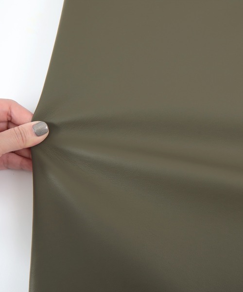 UR'S(ユアーズ)の「サイドスリットファスナーレザースカート(スカート・レディース・カーキ/ブラック/ベージュ・S/L/M)」の15枚目の写真