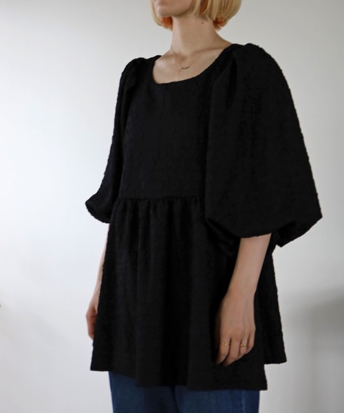 UNFIELD(アンフィールド)の「【UNFIELD】ふくれジャガードチュニック(チュニック・レディース・ブラック/グリーン・FREE)」の4枚目の写真