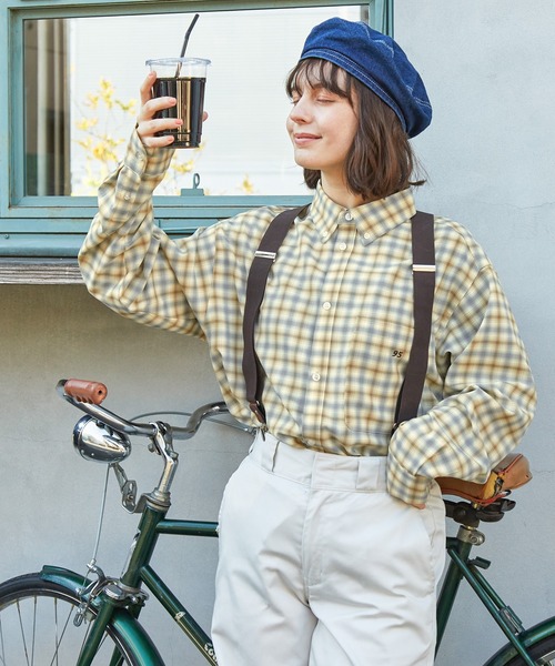 MONO-MART（モノマート）の「ビッグアソートナンバリング刺繍ボタンダウンシャツ（シャツ/ブラウス・レディース・ホワイト/グリーン/グレー/オレンジ/イエロー/ネイビー/ベージュ/ベージュ系/グリーン系1/ピンク/ライトベージュ/チャコールグレー/ベージュ系1/カーキ/ネイビー系/ワイン/ブラウン/サックスブルー/ベージュ系2/ブラック系1/ベージュ系3/ブラック系2/グリーン系2/イエロー系・M/L）」の11枚目の写真