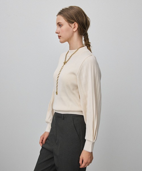 PUBLIC TOKYO（パブリックトウキョウ）の「3シーズンプリーツボリュームスリーブニット/ウォッシャブル（ニット/セーター・レディース・アイボリー/マスタード/バーガンディー・FREE）」の6枚目の写真