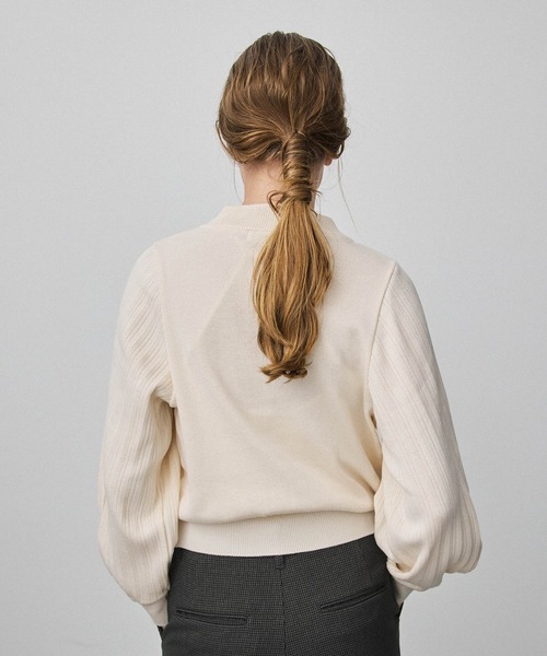 PUBLIC TOKYO（パブリックトウキョウ）の「3シーズンプリーツボリュームスリーブニット/ウォッシャブル（ニット/セーター・レディース・アイボリー/マスタード/バーガンディー・FREE）」の7枚目の写真
