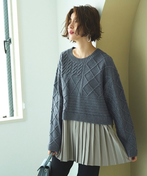 RUIRUE BOUTIQUE(ルイルエブティック)の「パッチワーク風プリーツレイヤード・ケーブルニット | アーガイル柄 クルーネック 長袖 ボリュームスリーブ プリーツ(ニット/セーター・レディース・ベージュ/ライトグレー/ブルー・M/L)」の19枚目の写真