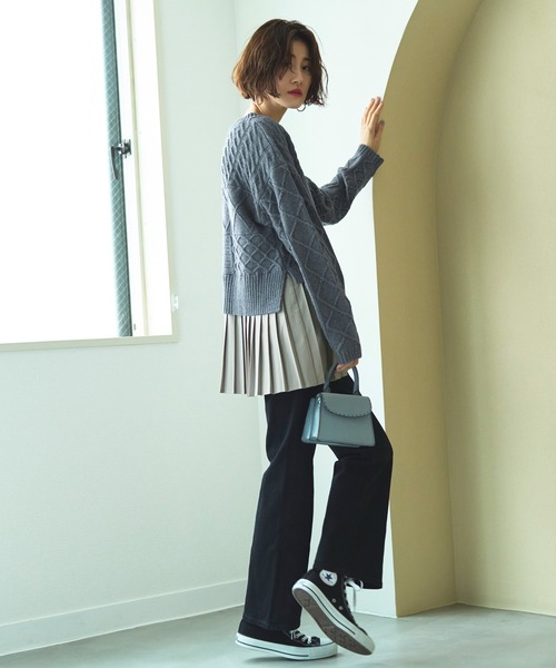 RUIRUE BOUTIQUE(ルイルエブティック)の「パッチワーク風プリーツレイヤード・ケーブルニット | アーガイル柄 クルーネック 長袖 ボリュームスリーブ プリーツ(ニット/セーター・レディース・ベージュ/ライトグレー/ブルー・M/L)」の5枚目の写真