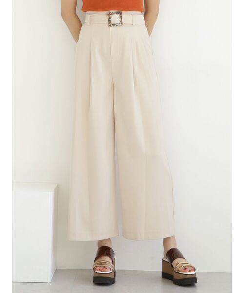 MURUA（ムルーア）の「ハイウエストタックワイドパンツ（スラックス・レディース・イエロー/ブルー/グレー/アイボリー・2/1）」の2枚目の写真