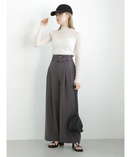 MURUA（ムルーア）の「ハイウエストタックワイドパンツ（スラックス・レディース・イエロー/ブルー/グレー/アイボリー・2/1）」の7枚目の写真