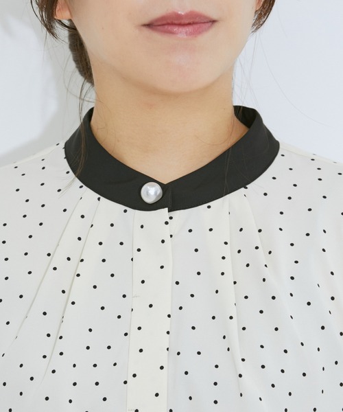 vis-`a-vis（ビサビ）の「【WEB限定】パール釦付きドット＆無地バイカラータックブラウス（シャツ/ブラウス・レディース・ホワイト系その他5/ブラック系その他/サックスブルー/ピンク・FREE）」の18枚目の写真