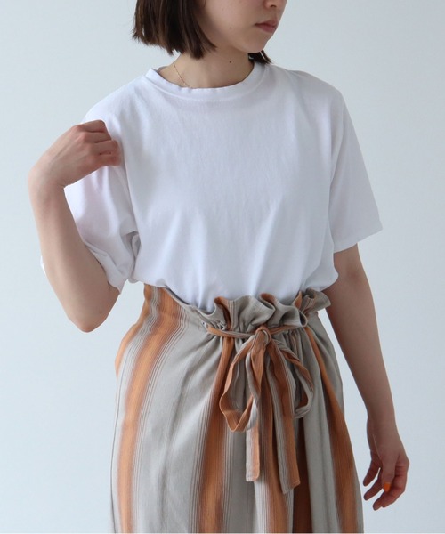 yuni（ユニ　）の「●18/-スーピマキュプラ天竺　Tシャツ（Tシャツ/カットソー・レディース・ブラウン/ホワイト/ブラック/アイボリー・FREE）」の2枚目の写真